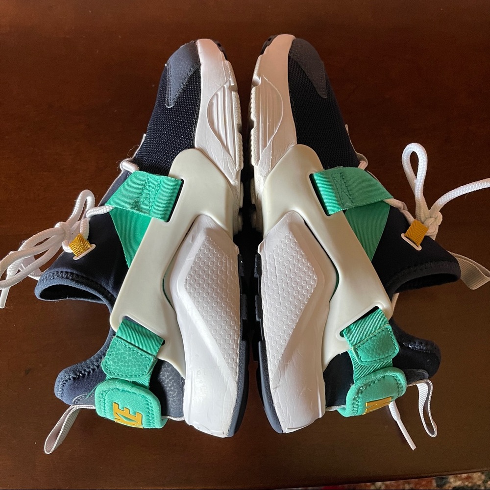Nike Air Blue and Turquoise Sneakers - Picture 7 of 12